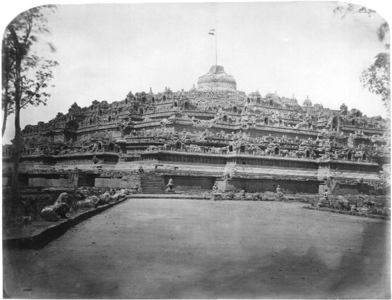 Soubor:Borobudur photograph by van kinsbergen.jpg