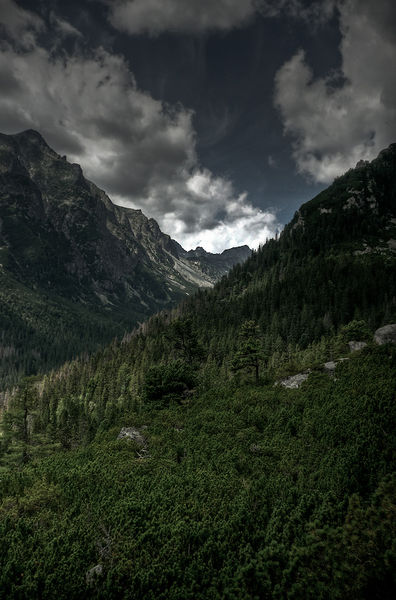 Soubor:High Tatras-theodevil.jpg