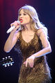 Taylor Swift-Speak Now Tour-EvaRinaldi-2012-29.jpg