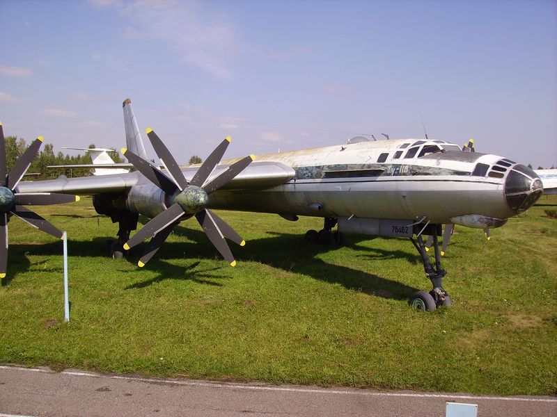 Soubor:Tu-116 in Ulyanovsk Aircraft Museum.JPG