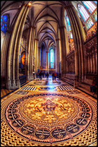 Interiér 157 metrů vysoké Kolínské katedrály (UNESCO)