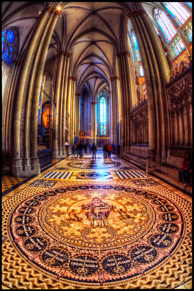 Soubor:Cologne Cathedral HDR 2011.jpg