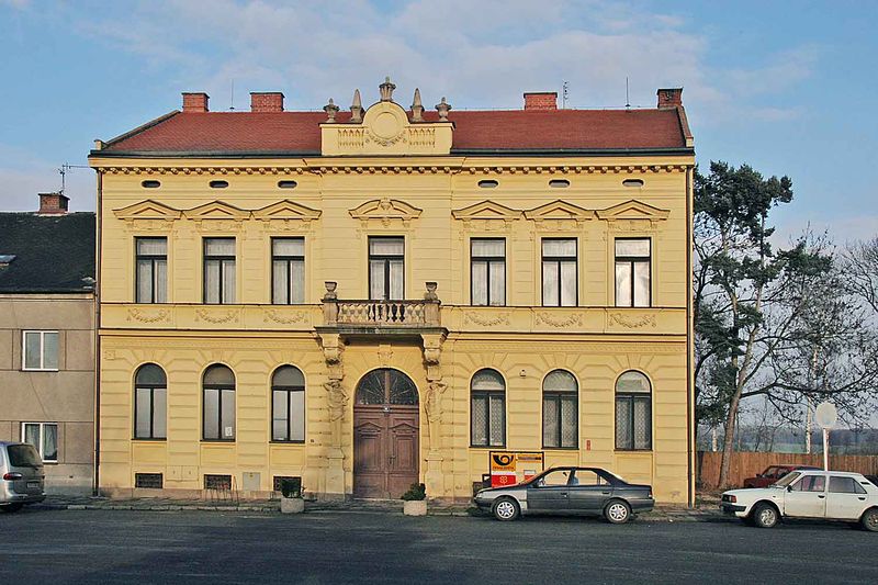 Soubor:Pošta v Nechanicích.jpg