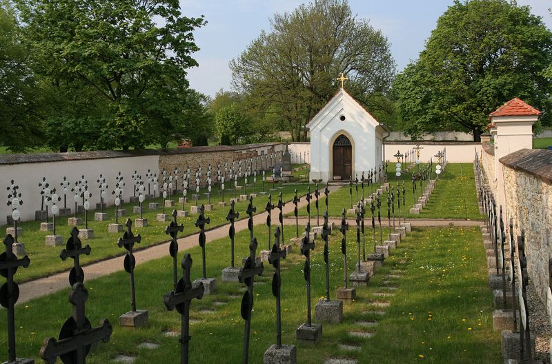 Soubor:Praha Repy cemetery.jpg