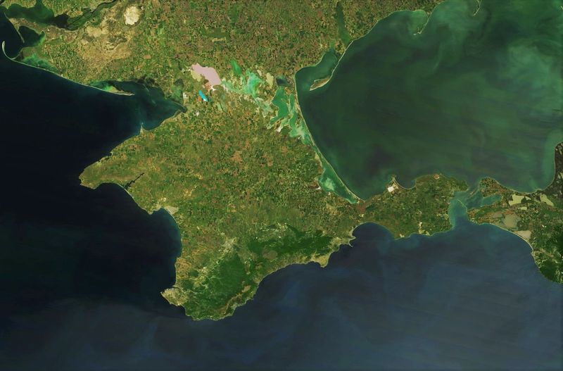 Soubor:Satellite picture of Crimea, Terra-MODIS, 05-16-2015.jpg