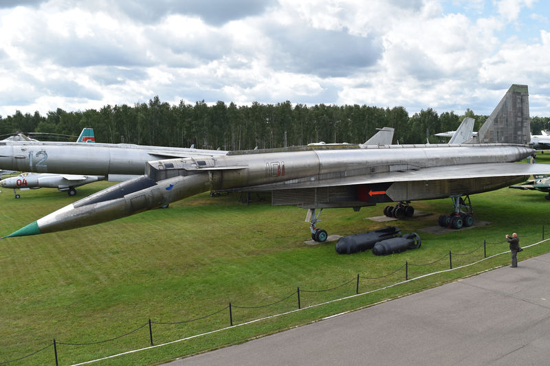 Soubor:Sukhoi T-4-100-101 red-Flickr-06.jpg
