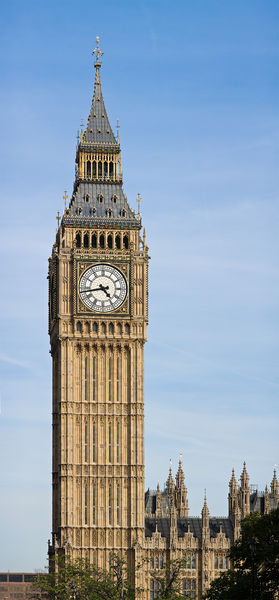 Soubor:Clock Tower - Palace of Westminster, London - September 2006-2.jpg
