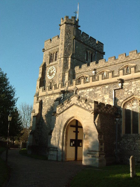 Soubor:SS Peter and Paul's Church, Tring - geograph.org.uk - 89855.jpg