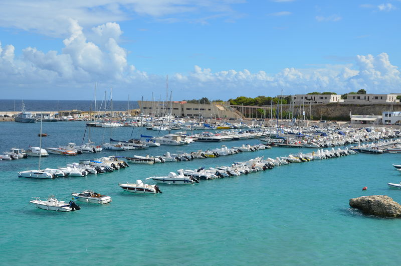 Soubor:Otranto harbor AvL.jpg