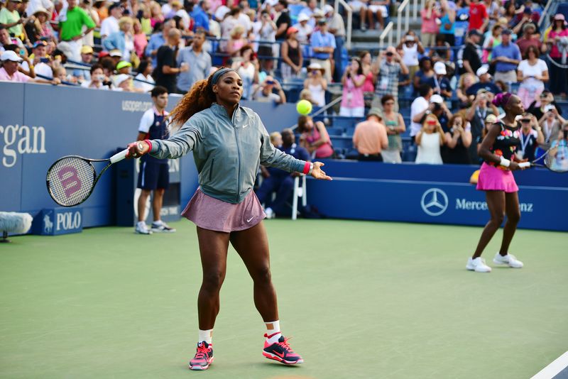 Soubor:Serena and Venus Williams (9633975844).jpg