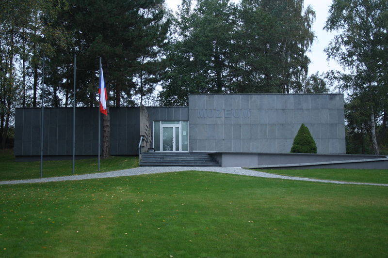 Soubor:Museum in Ležáky, Czech Republic.jpg