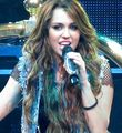 File-Miley Cyrus - Wonder World Tour - Party in the U.S.A. cropped 02.jpg