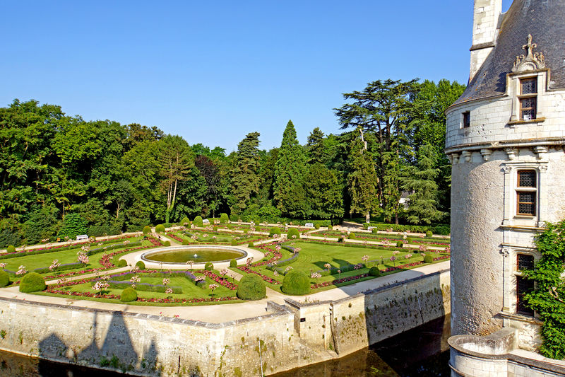 Soubor:France-001604-Garden of Catherine de Médicis-DJFlickr.jpg