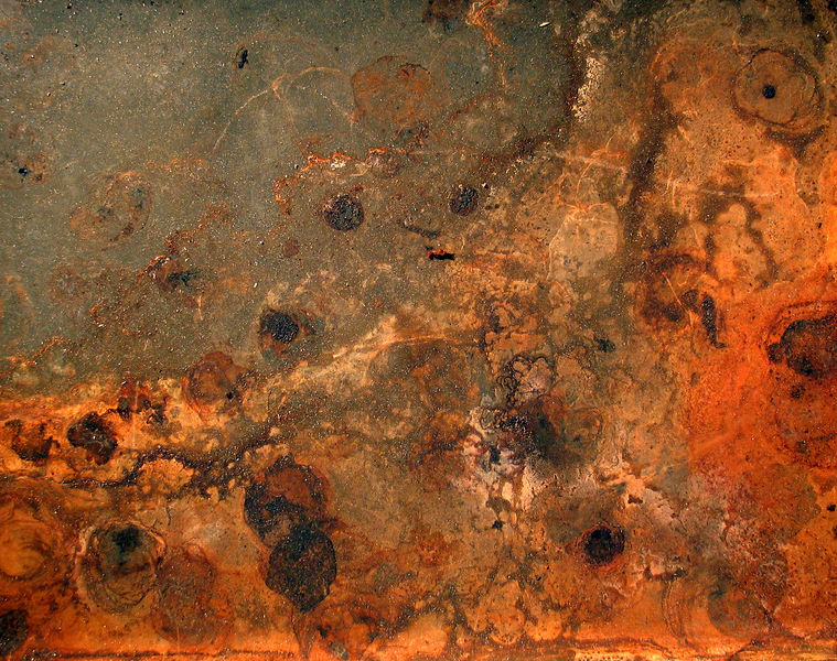 Soubor:Rust and dirt.jpg