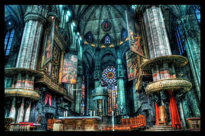 Soubor:The Airy Doom of the Duomo.jpg