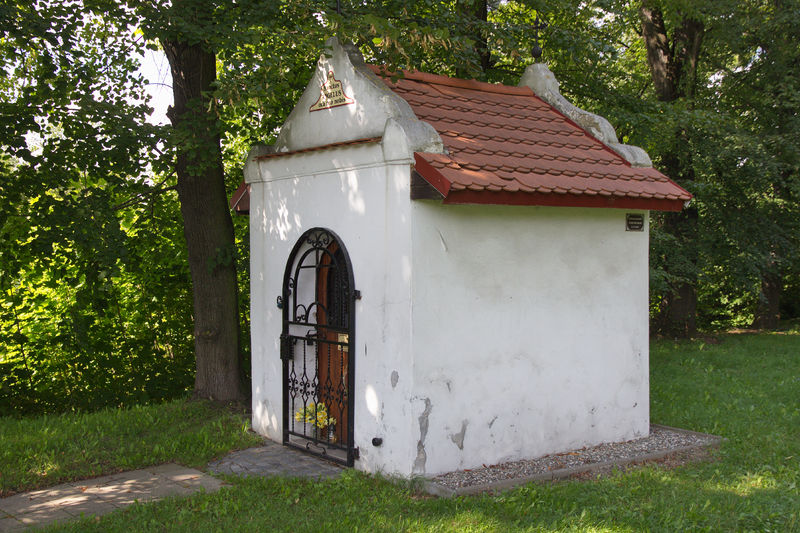 Soubor:2014 Bogumin, Stary Bogumin, Kaplica Anioła Stróża na byłym cmentarzu cholerycznym 05.jpg