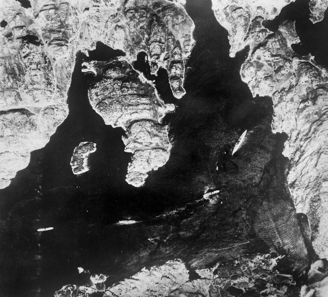 Soubor:Bismarck reconnaissance.jpg