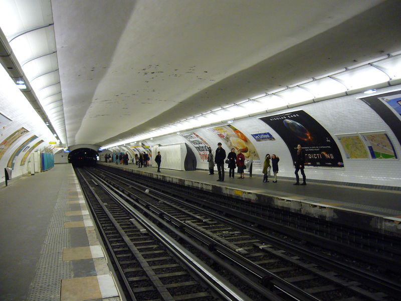 Soubor:Metro Paris - Ligne 1 - Les Sablons (5).jpg