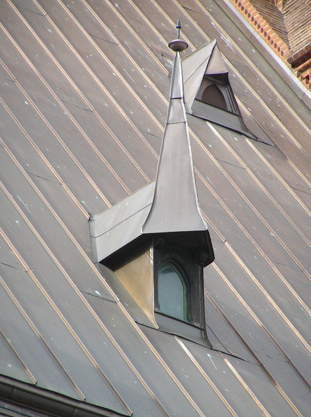 Soubor:Torun kosciol garn dach.jpg