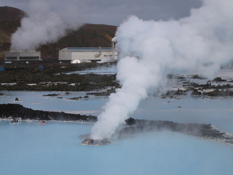 Soubor:Iceland Geothermal facility.jpg