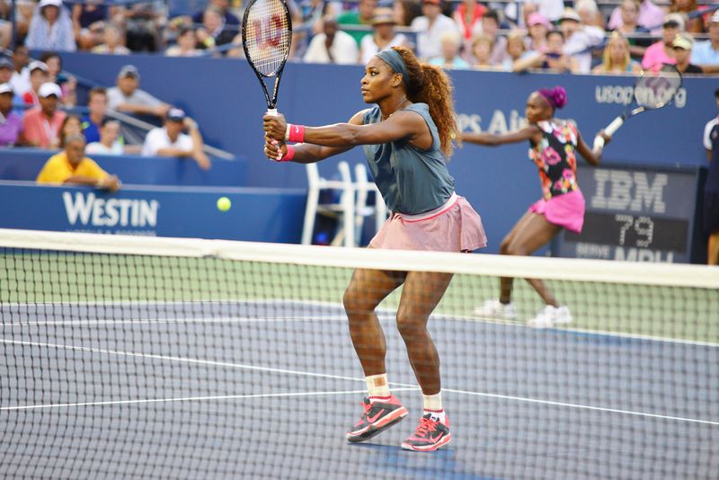 Soubor:Serena and Venus Williams (9630757153).jpg