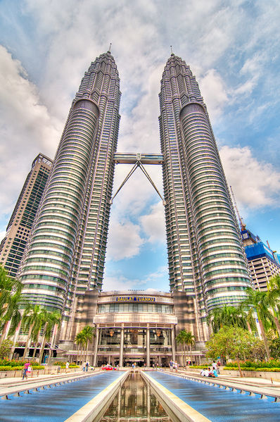 Soubor:Petronas Towers–Kuala Lumpur-HDR-Flickr.jpg