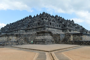 The Borobudur temple-2019-Flickr.jpg