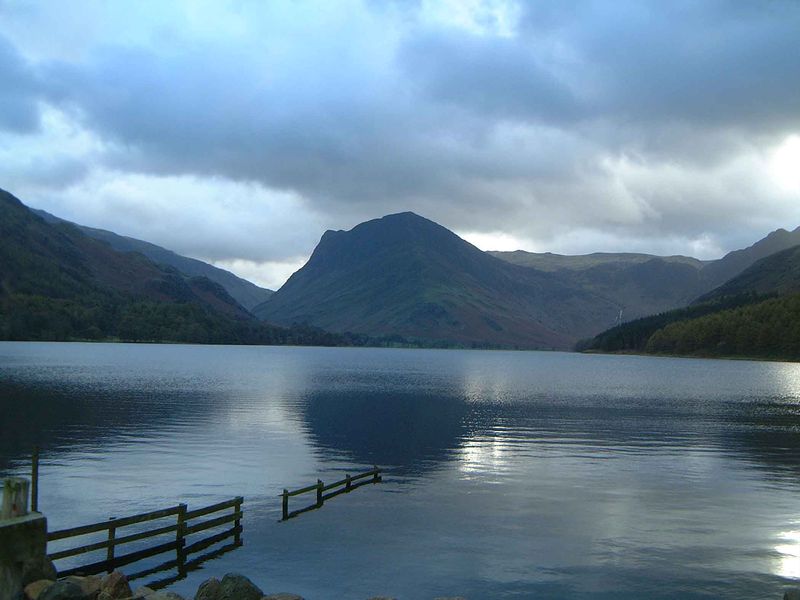 Soubor:Buttermere and Fleetwith Pike.jpg