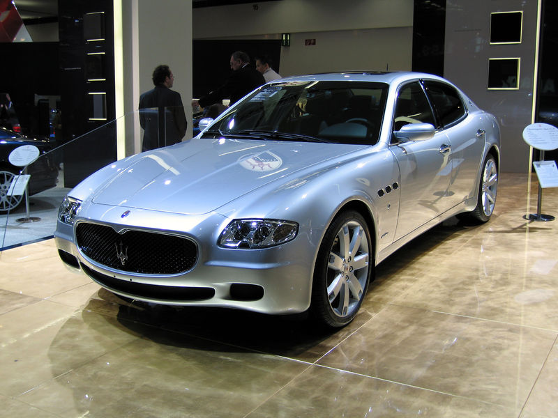 Soubor:Maserati Quattroporte (IAA 2005).jpg