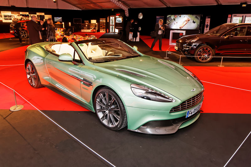Soubor:Festival automobile international 2014 - Aston Martin Vanquish Volante - 002.jpg