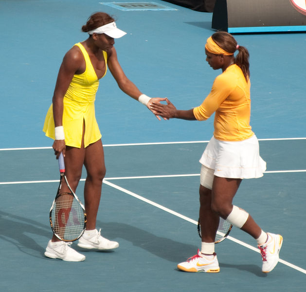 Soubor:Melbourne Australian Open 2010 Venus and Serena Hands (cropped).jpg