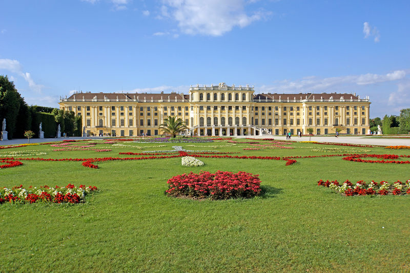Soubor:Austria-00926-Schönbrunn Palace-Flickr.jpg