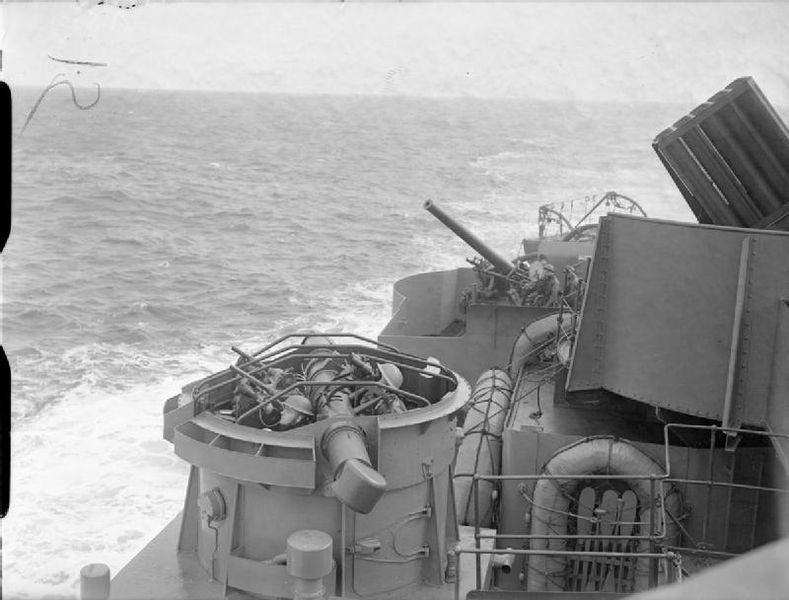 Soubor:UP and AA gun on HMS Erebus WWII IWM A 827.jpg