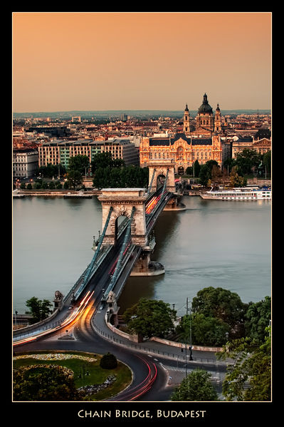 Soubor:Chain Bridge, Budapest HDR Flickr3.jpg