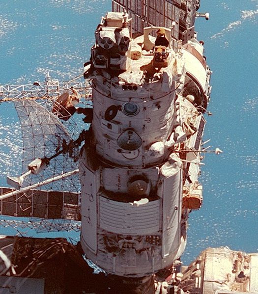Soubor:Priroda (STS-91).jpg