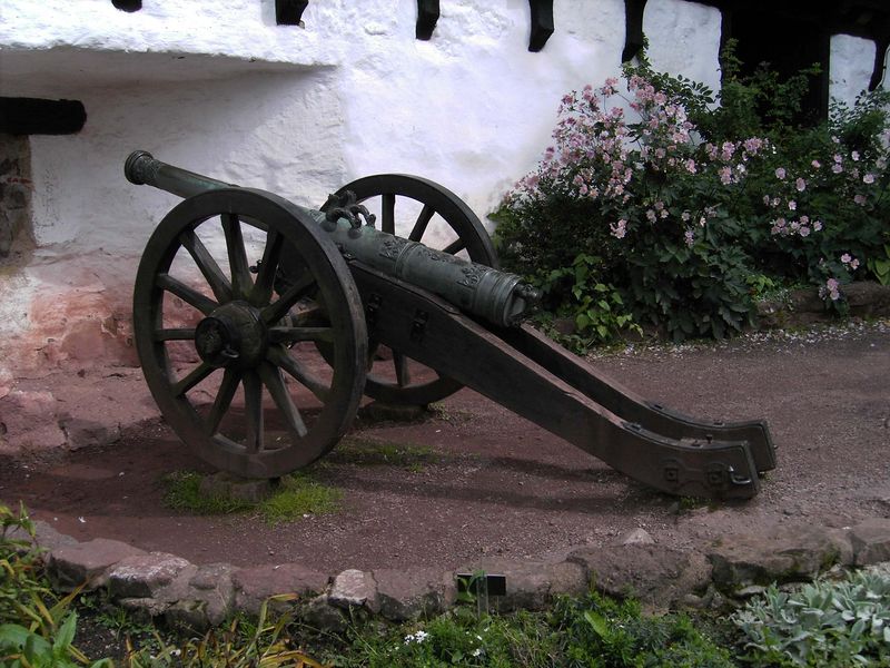 Soubor:Wartburg-17th.century.gun.jpg