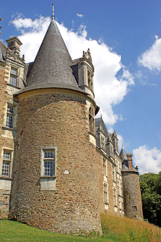 Château de Châteaubriant je slavný francouzský hrad.