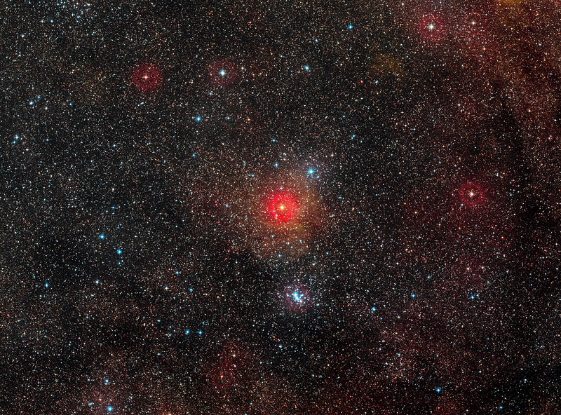 Soubor:The field around yellow hypergiant star HR 5171.jpg