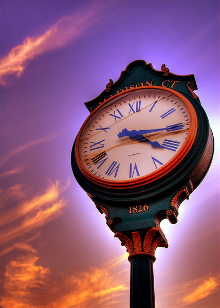 Soubor:Town clock Madison-CT HDR Flickr.jpg