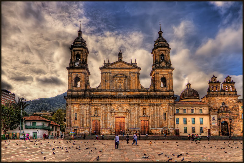 Soubor:Catedral Primada-Bogota-Colombia-HDR1.jpg