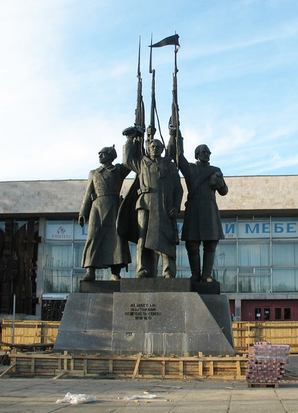 Soubor:Monument-to-the-defenders-of-the-north-2006.jpg