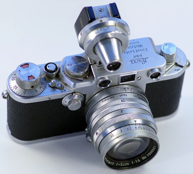 Soubor:Leica IIIf 50mm f1.5.jpg
