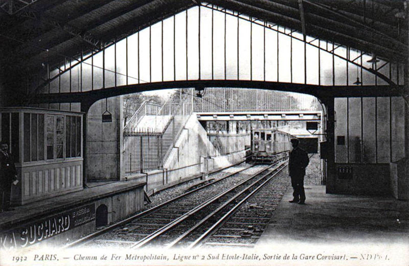 Soubor:Paris - Le Metropolitain ligne 2 Sud - station Corvisart.jpg