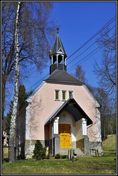 Soubor:Suchá (Jáchymov), kostel Nejsvětějšího Srdce Ježíšova.jpg