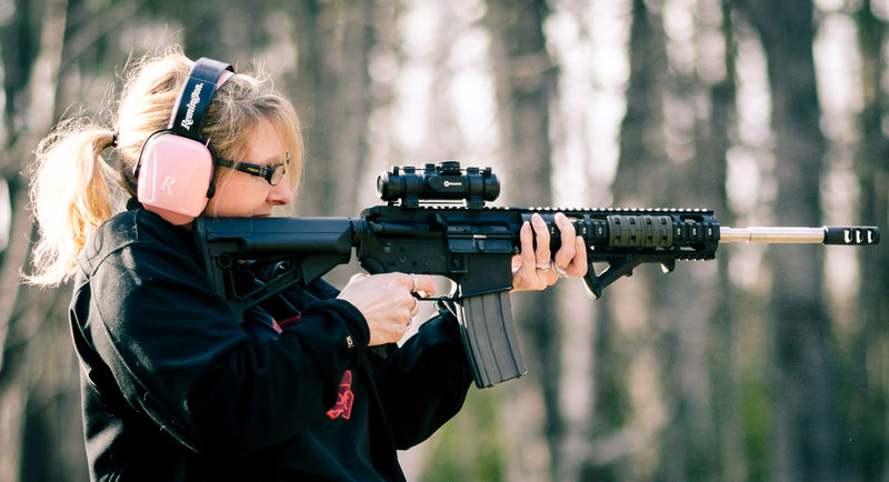 Soubor:My Mom Shooting an AR-15-Flickr.jpg