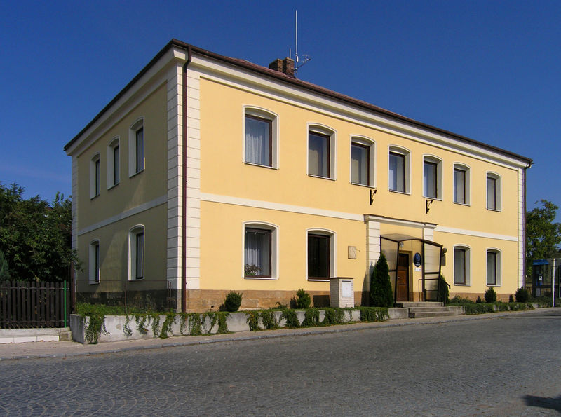 Soubor:Libčany, municipally office.jpg