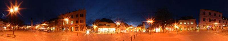 Soubor:Masarykovo náměstí v noci, Boskovice, okres Blansko.jpg