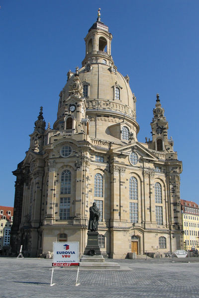Soubor:Dresden Frauenkirche Saint Mary october 2005.jpg