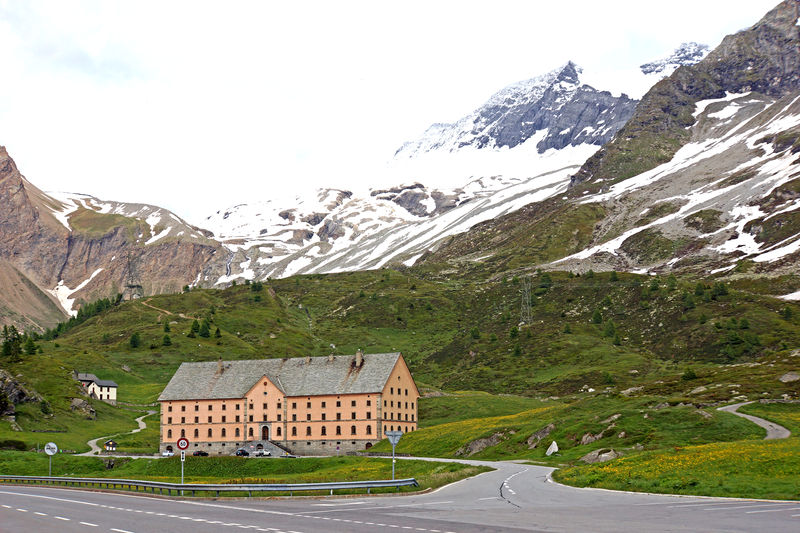 Soubor:Switzerland-02056-Hospiz at Simplon Pass-Flickr.jpg