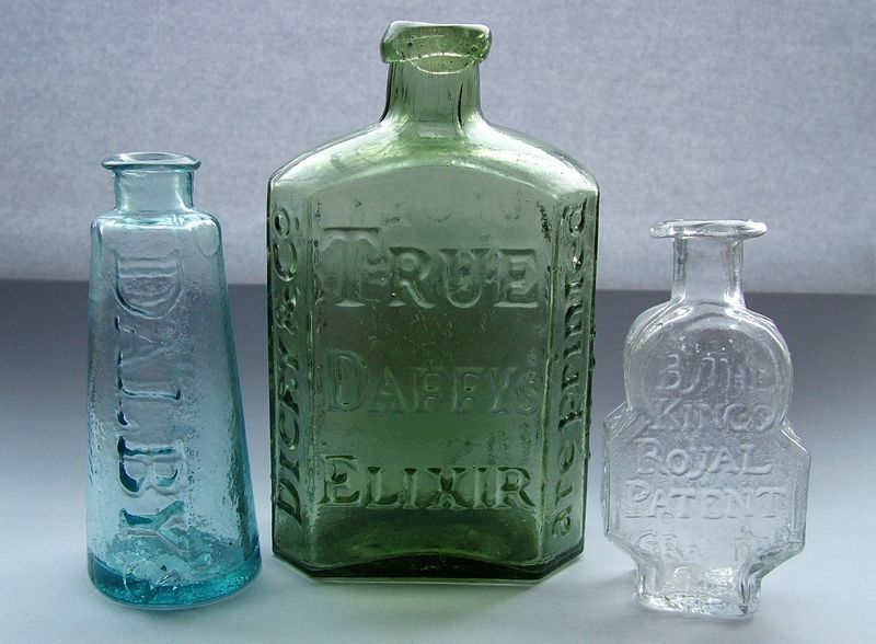 Soubor:Three early medicine bottles.jpg